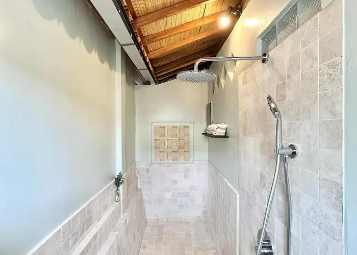 5br Tropical With Pool Near Pererenan - Perfect For Families & Groups