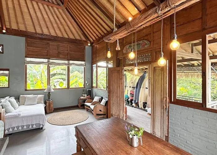 Villa 5br Tropical With Pool Near Pererenan - Perfect For Families & Groups *