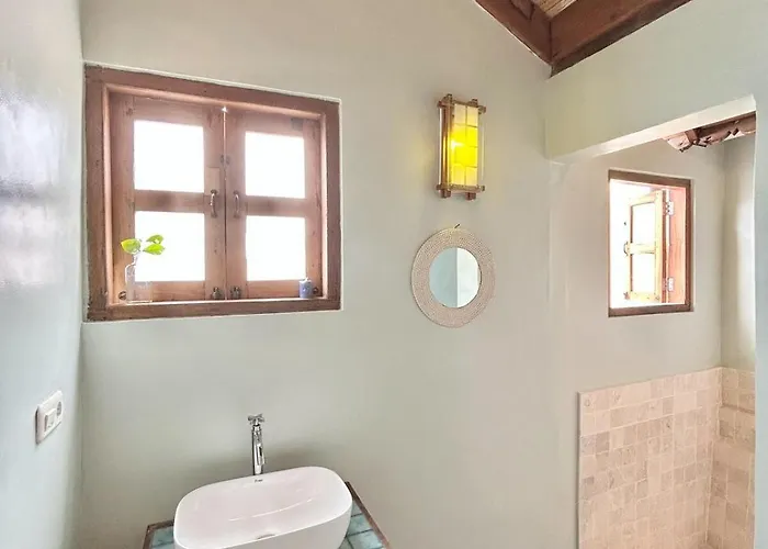 5br Tropical With Pool Near Pererenan - Perfect For Families & Groups Villa