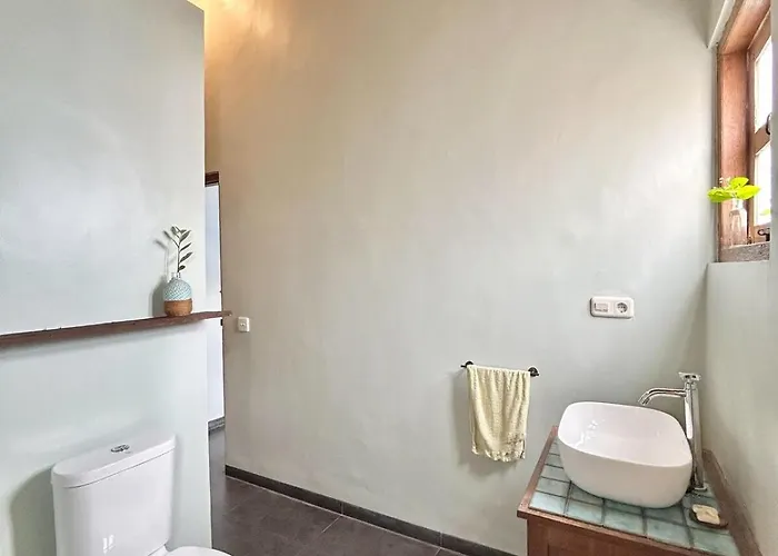 5br Tropical With Pool Near Pererenan - Perfect For Families & Groups Villa *
