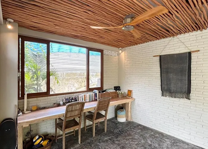 Villa 5br Tropical With Pool Near Pererenan - Perfect For Families & Groups *