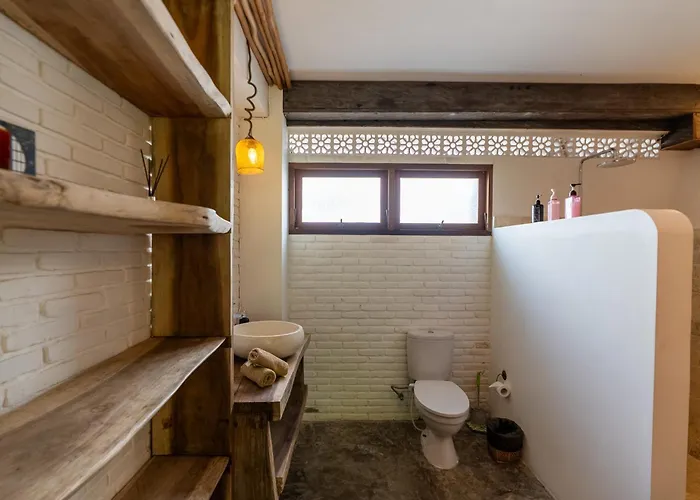 5br Tropical With Pool Near Pererenan - Perfect For Families & Groups チャングー